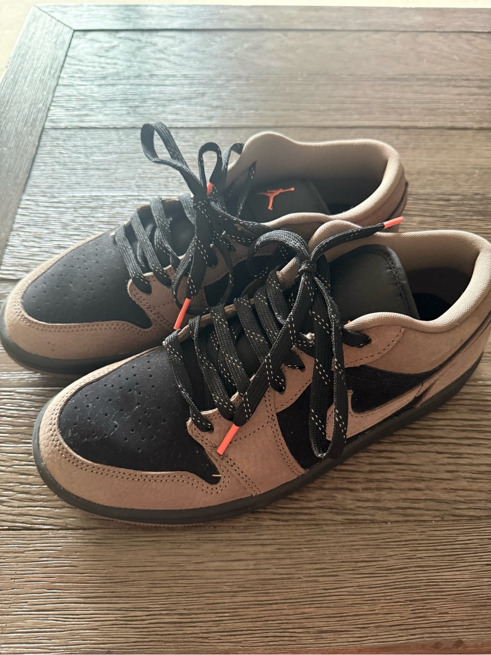 MEN'S AIR JORDAN RETRO 1 LOW SE CASUAL SHOES